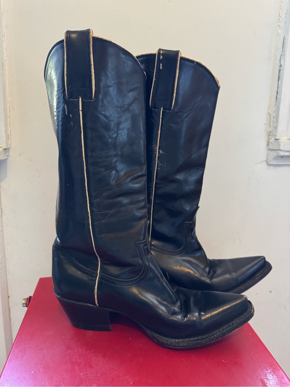 Classic Black Women's Western Boots Size 7.5